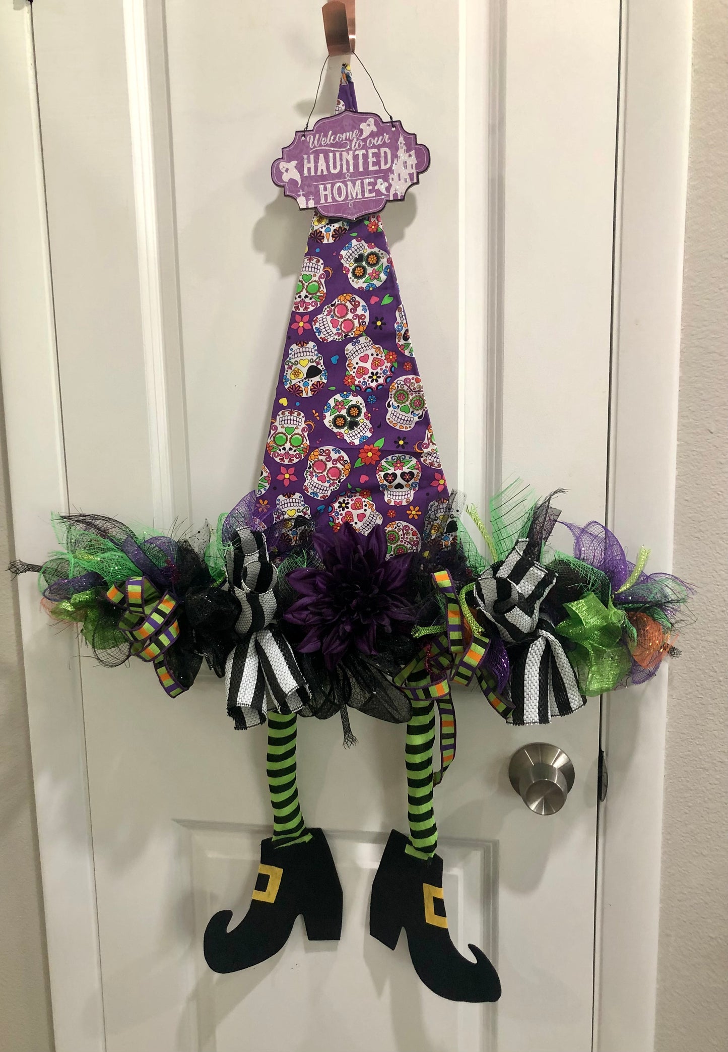 Halloween Witch Hat Wire Wreath