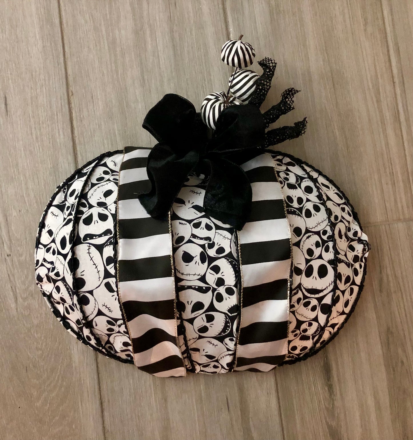 Halloween Black & White Wreath