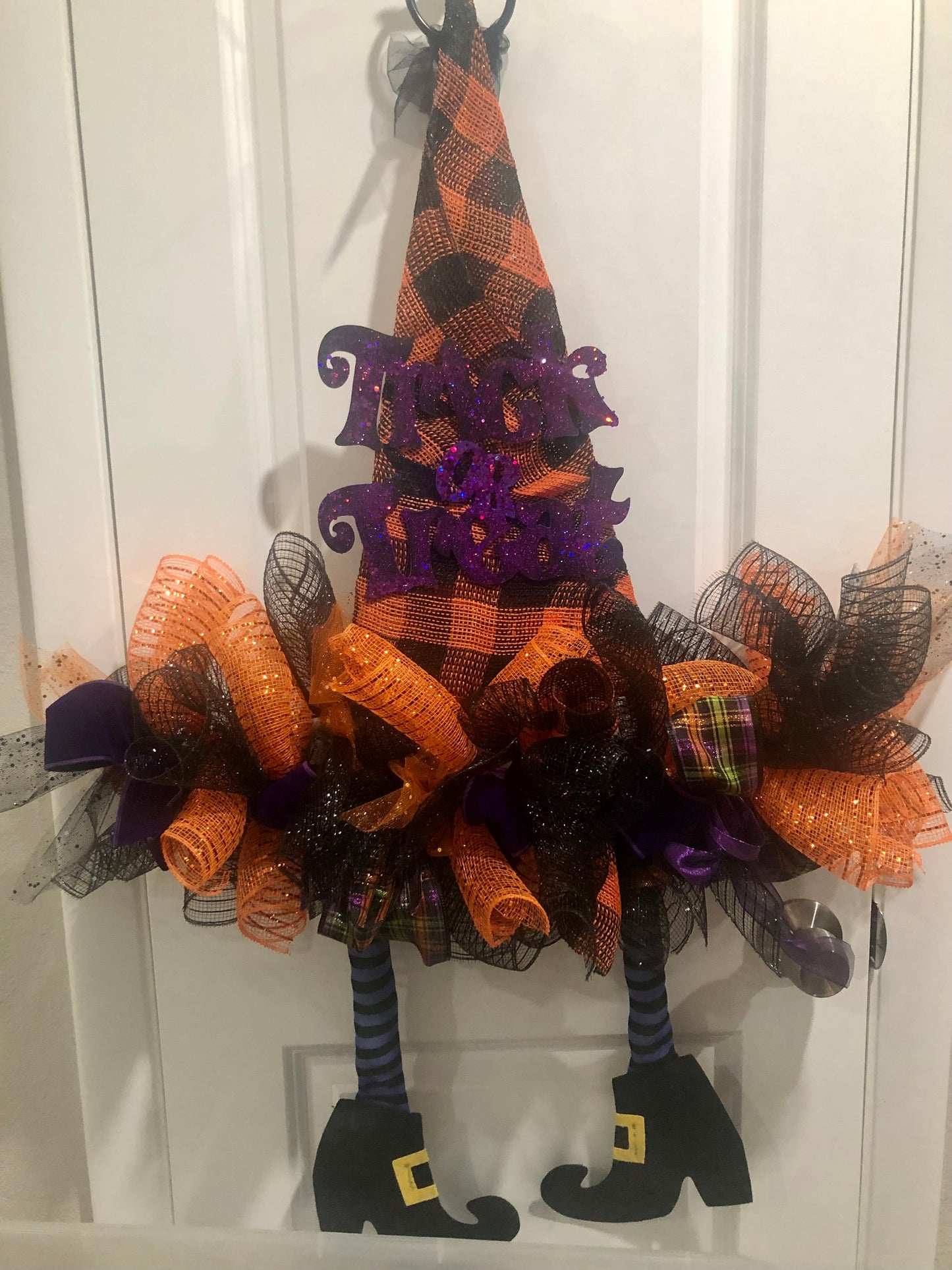 Witch Hat wire wreath